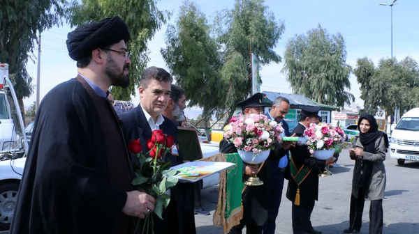 خوش‌آمدگویی مسئولان شهری قم به زائران کریمه اهل بیت(س)