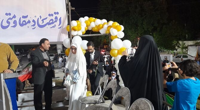  پیوند زوج‌های جوان در نظرآباد فضای میدان را رنگی از عشق، معنویت و همبستگی بخشید