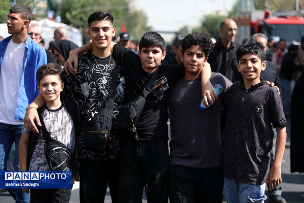 حضور کودکان و نوجوانان در جاماندگان اربعین حسینی - تهران