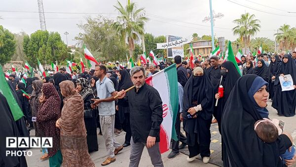 وداع حماسی دریادلان هرمزگان با فرمانده شهید علیرضا تنگسیری در بندرعباس