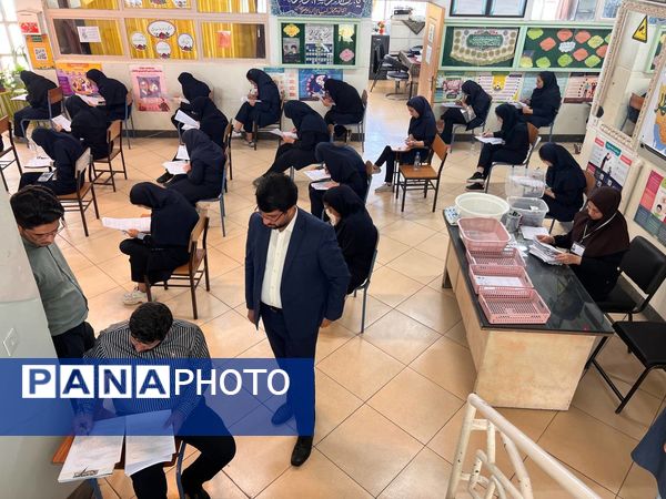 حال و هوای امتحانات نهایی در حوزه‌های دبیرستان‌های اصفهان