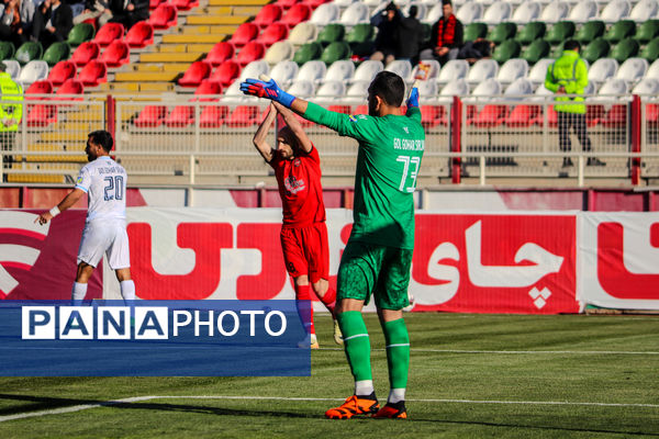 بازی جام حذفی تراکتور و  گل‌گهر سیرجان