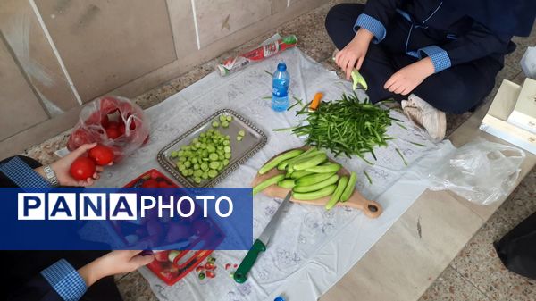 ضیافت افطاری در دبیرستان هیات امنایی فیض کاشانی