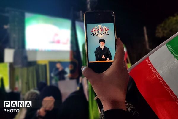 لبیک یا خامنه‌ای