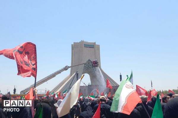 وداع مردم ایران با رهبر شهید