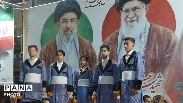 دل‌های عاشق وطن در خرم‌ آباد، وفاداری را به تصویر کشیدند