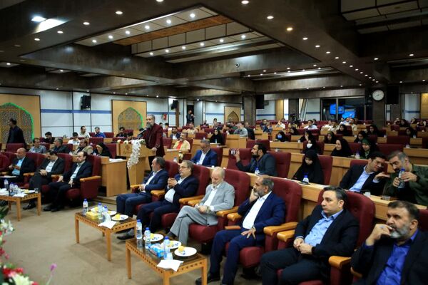 نشست صمیمی مدیران رسانه با استاندار قم