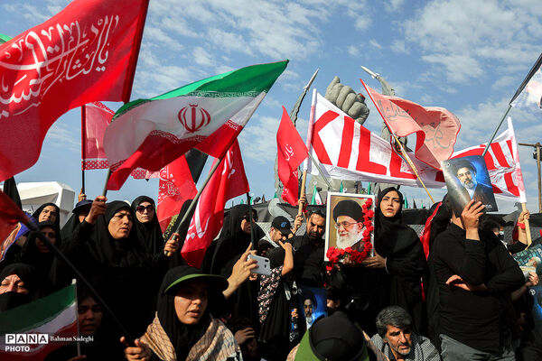 مراسم تشییع پیکر مطهر رهبر شهید انقلاب در تهران - 2