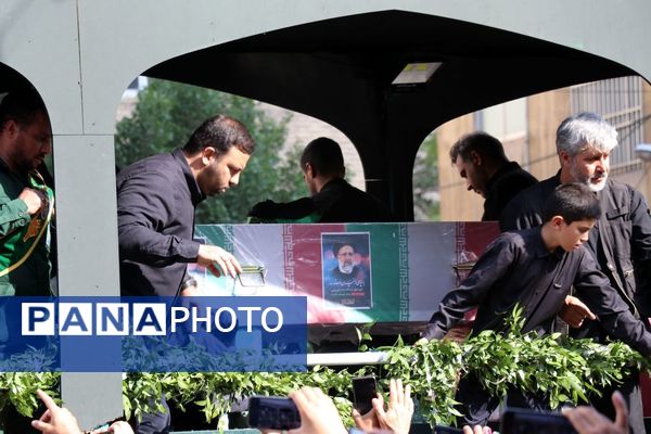 وداع تاریخی مشهدی‌ها با خادم‌الرضا؛ شهید جمهور