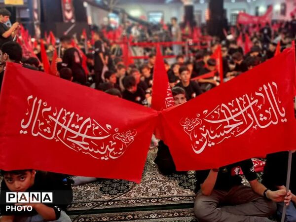 بیعت نوجوانان آرمانی با آرمان عزیز در حرم حضرت عبدالعظیم حسنی (ع)