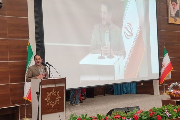اجتماع 700 نفری پدران و دختران دانش آموز مدرسه علامه طباطبایی منطقه پردیس به مناسبت روز دختر
