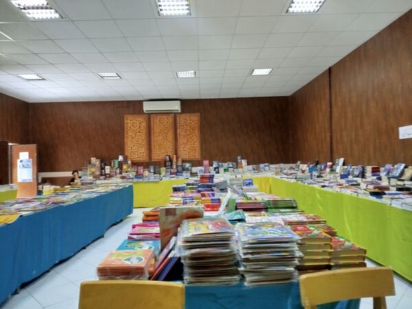 گشایش نمایشگاه کتاب در فرهنگسرای فاروج 