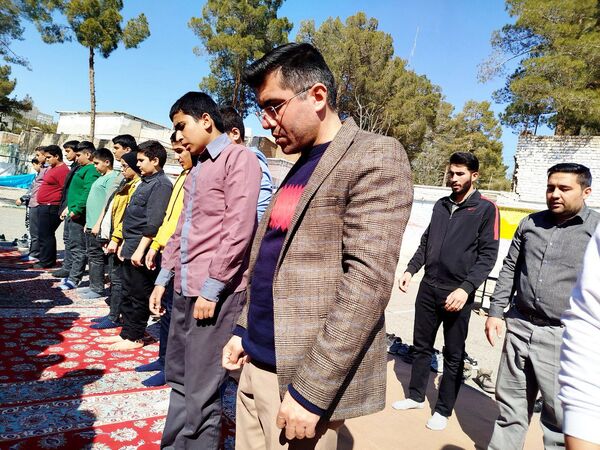 اردوی یک روزه دانش‌آموزان پایه هشتمی دبیرستان میثاق