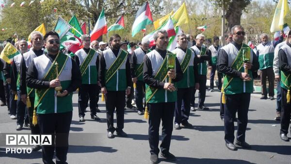 طنین لبیک کرجی‌ها در چهلمین روز عروج  رهبر شهید انقلاب