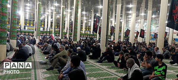 آیین گرامیداشت چهارمین ماهگرد شهادت «رهبر شهید» و شهدای دانش‌آموز دبستان شجره طیبه میناب