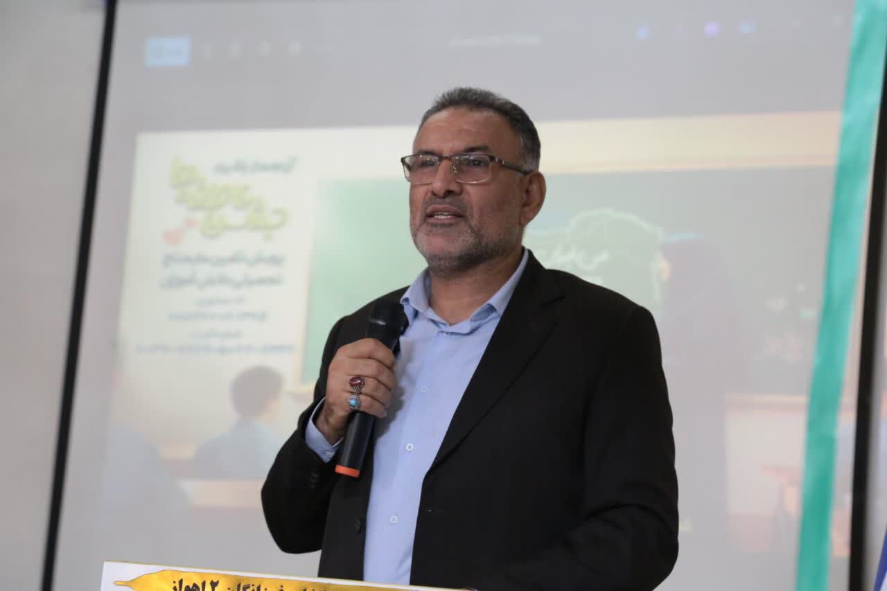 ترویج فرهنگ کتاب‌خوانی؛ گامی مؤثر در رشد فکری دانش‌آموزان خوهد بود 