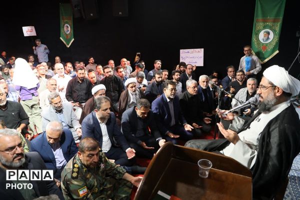 گردهمایی مردم همدان در پاسداشت مقام رهبر شهید انقلاب در رواق کشوردوست