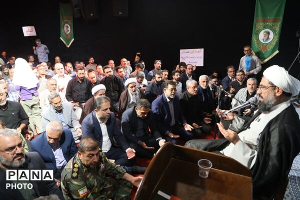 گردهمایی مردم همدان در پاسداشت مقام رهبر شهید انقلاب در رواق کشوردوست