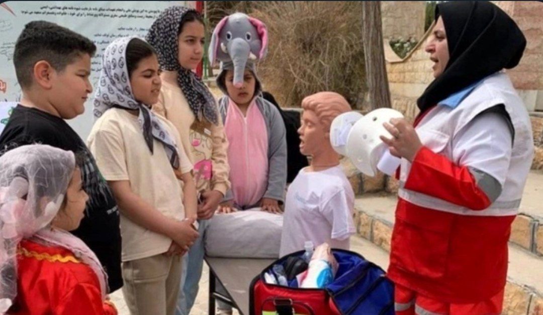 آموزش کمک‌های اولیه به ۱۷۰۰ کودک مسافر در گرمه