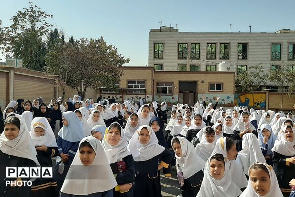 مراسم دهه فاطمیه و هفته پدافند غیرعامل در دبستان منتظر قائم شهرری 