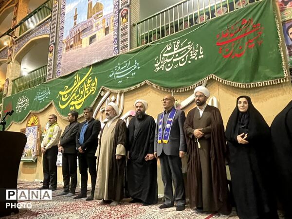 جلوه‌‌ای دیدنی از شور دانش‌‌آموزان در برنامه سالروز تاسیس سازمان دانش آموزی در یزد
