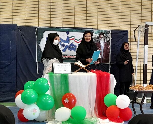 برگزاری جشن ۲۲بهمن در مدرسه فاطمه چلیچه