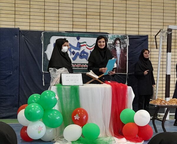 برگزاری جشن ۲۲بهمن در مدرسه فاطمه چلیچه
