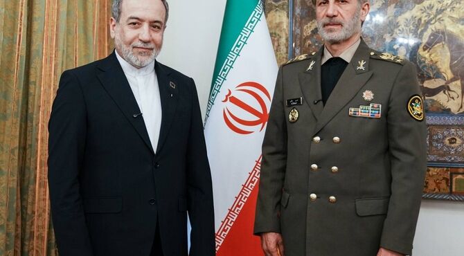 اقتدار امروز ایران و موفقیت‌های دیپلماسی کشور، مرهون فداکاری‌های نیروهای مسلح است