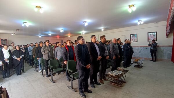 تجلیل از رتبه‌های برتر کنکور سراسری دبیرستان شهید سلطانی ۴ 