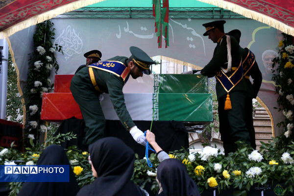 تشییع پیکر مطهر ۱۰۰ شهید گمنام