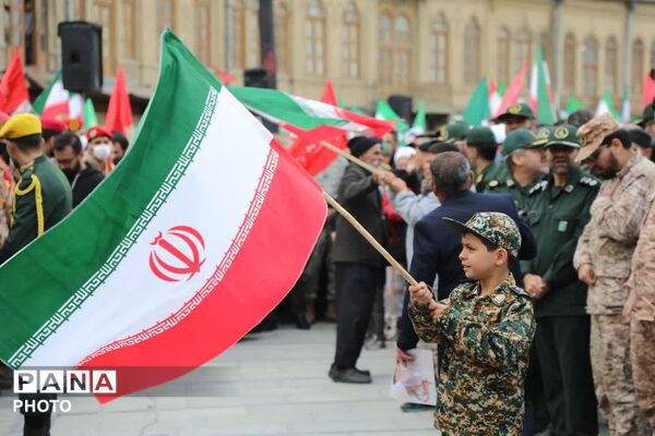 همدان یکپارچه در خروش بیعت با امام