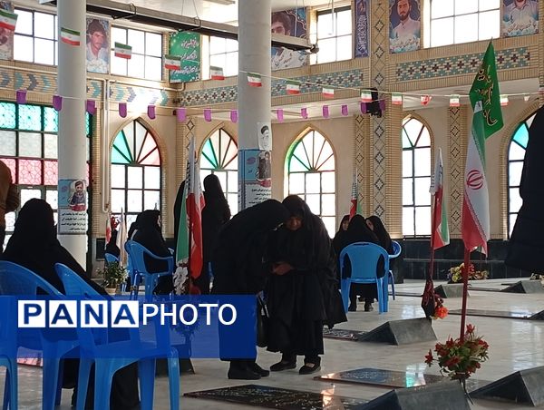 محفل شهدا در گلزار شهدای شهر بن 