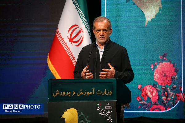 دیدار رییس‌جمهور با فرهنگیان و دانشجو معلمان