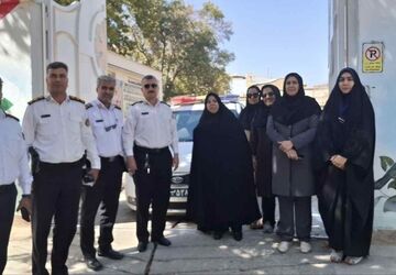 گرامیداشت هفته نیروی انتظامی در دبیرستان فرزانگان بروجرد