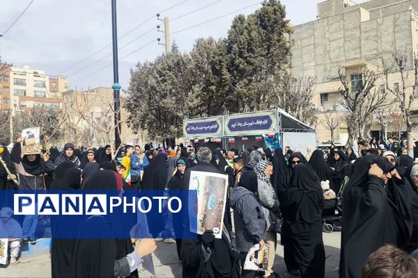 بازدید امام جمعه شهرستان رباط‌کریم و رئیس‌اداره‌ امورخیریه از موکب رباط کریم