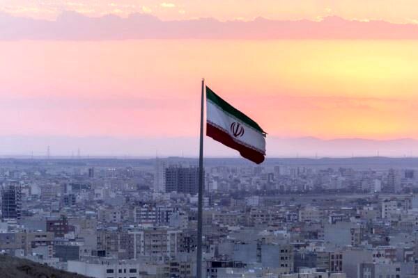 ایران؛ سرزمین قهرمانان، ایستاده برابر طوفان