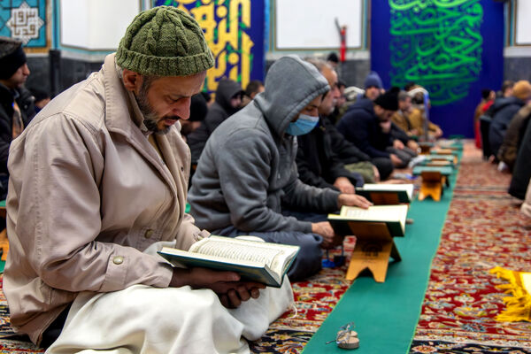 آیین معنوی اعتکاف در حرم مطهر رضوی- ۱