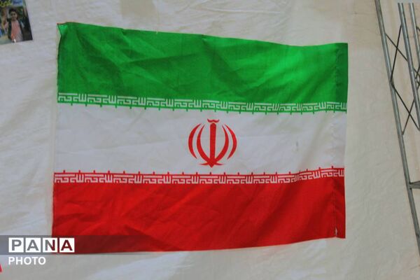 یادبود ۱۶۸ شهید دانش آموز میناب در میدان امام خمینی ورامین