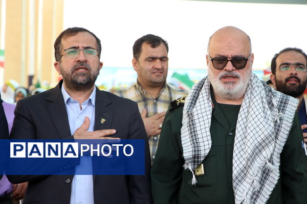 برگزاری یادواره شهدای منا و جنگ ۱۲ روزه در مدرسه شاهد نیک اندیشان