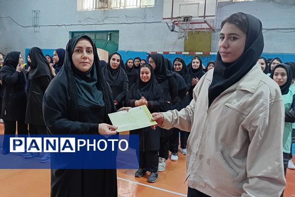 اختتامیه مسابقات والیبال دانش‌آموزان دختر مدارس شهرستان قرچک