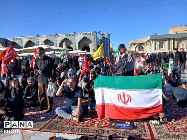 بدرقه باشکوه و میلیونی رهبر شهید در قلب مشهد مقدس