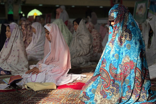 قاب‌هایی از خلوت عاشقانه دانش‌آموزان اسلامشهری در اعتکاف