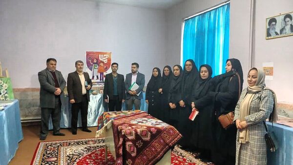 برگزاری نمایشگاه هفته هنرهای مدرسه (ماها) در آموزشگاه نمونه دولتی فدک فاروج