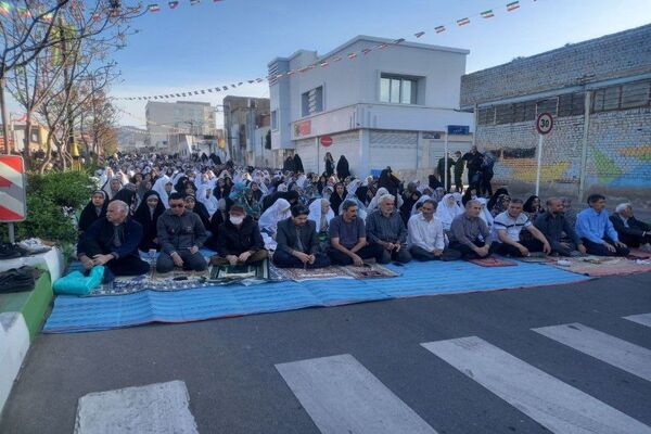 اقامه نماز عید فطر در قیامدشت ناحیه یک ری