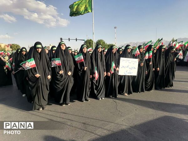 رژه حماسی جان فدایان ایران در یزد