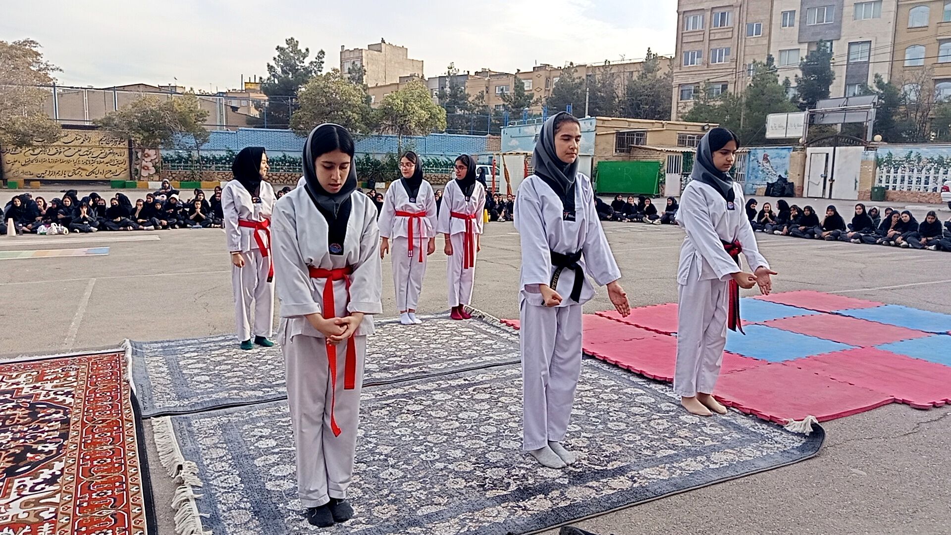 المپیاد ورزشی درون مدرسه ای در دبیرستان صدیقه 1 مشهد