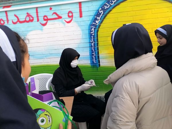 وارنیش فلوراید برای دانش آموزان دبستان ناهید نخودی 