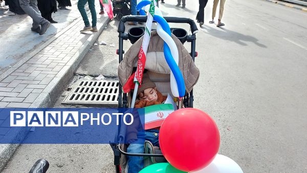 حضور پرشور مردم مشهد در راهپیمایی ۲۲بهمن 