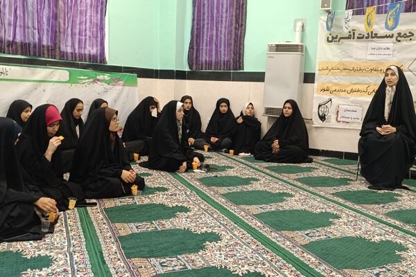 برگزاری برنامه فرهنگی-دینی «طلایه‌داران» در مدرسه نجابت شهرستان سملقان