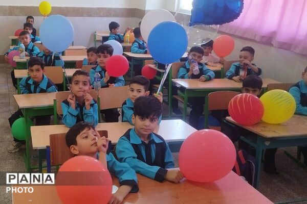  جشن شکوفه ها در دبستان ابراهیم هادی پرند